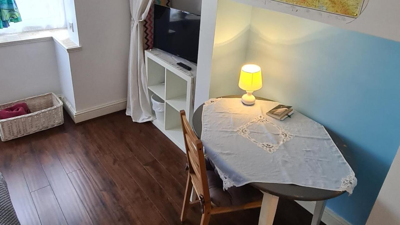Seaside Double Room Poole Bagian luar foto
