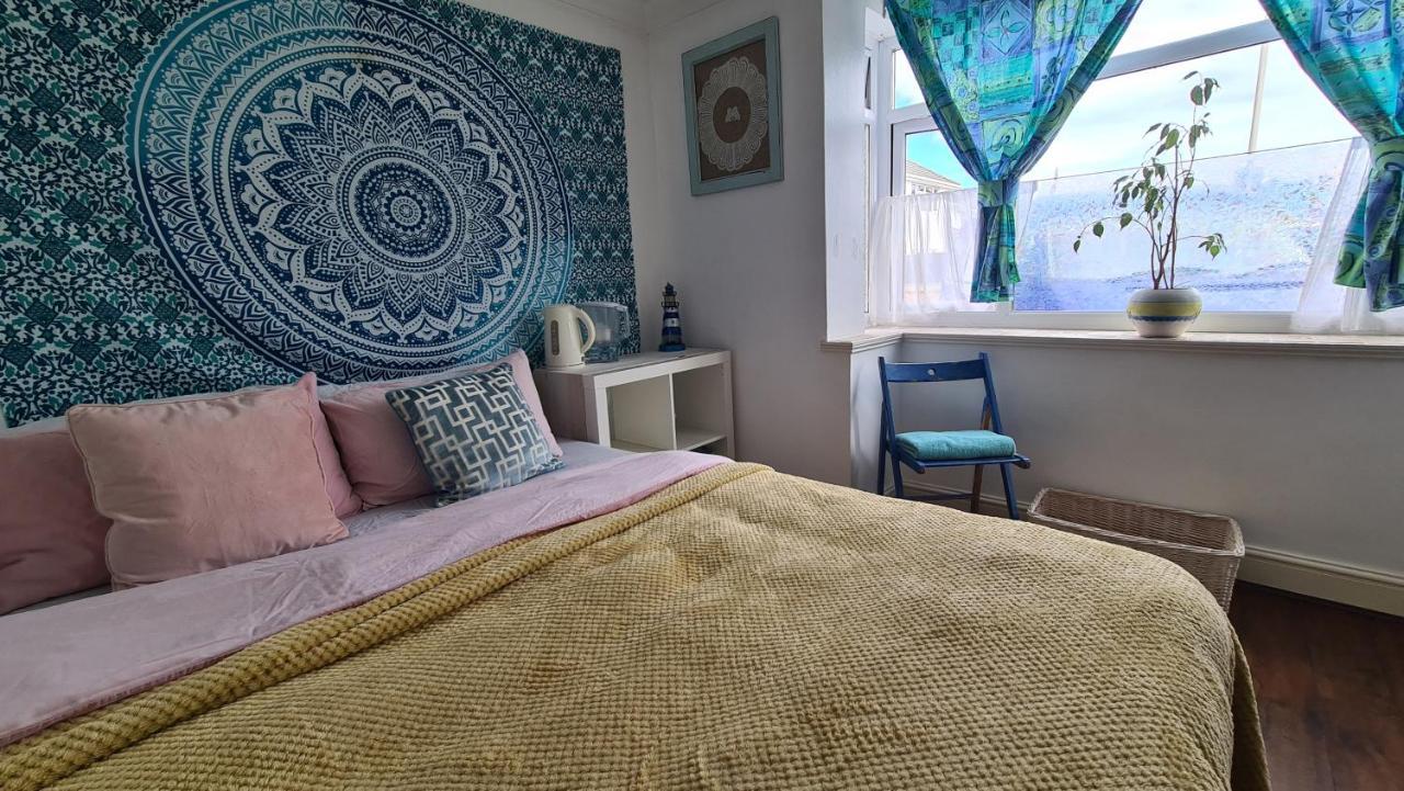 Seaside Double Room Poole Bagian luar foto